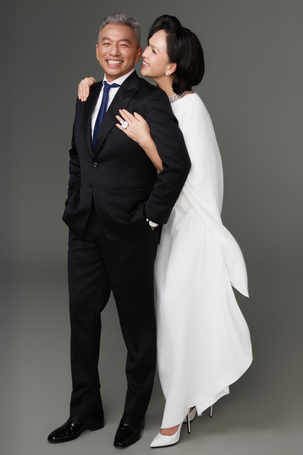 Nhan sắc Diễm My sau 32 năm hôn nhân