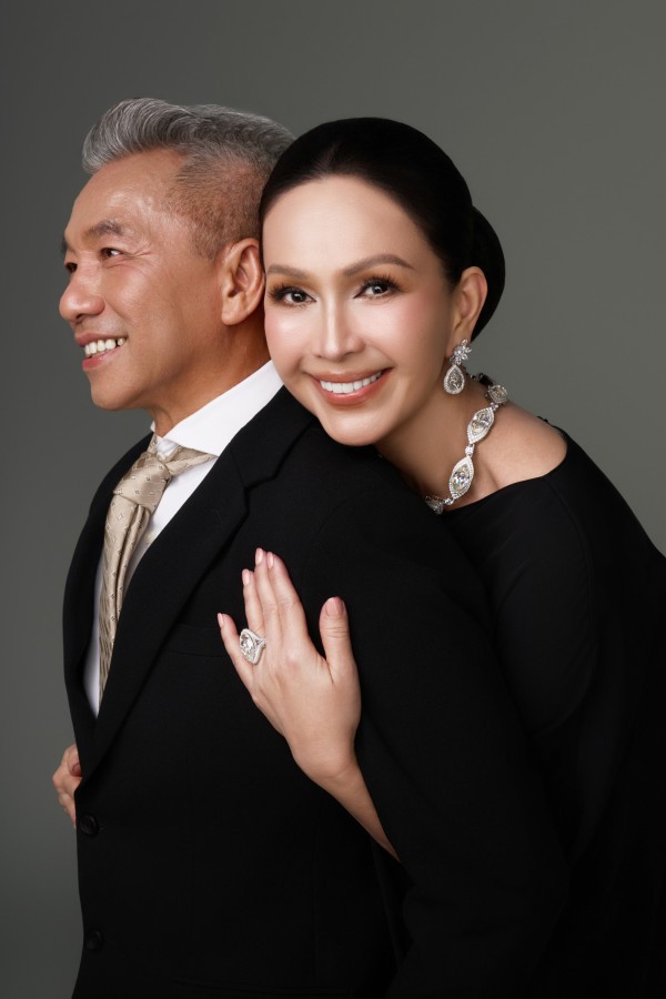 Nhan sắc Diễm My sau 32 năm hôn nhân