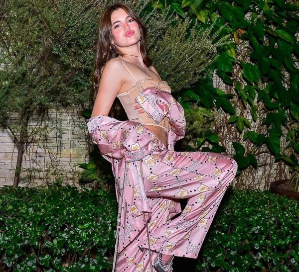 Nhan sắc con gái 16 tuổi của siêu mẫu Alessandra Ambrosio gây sốt