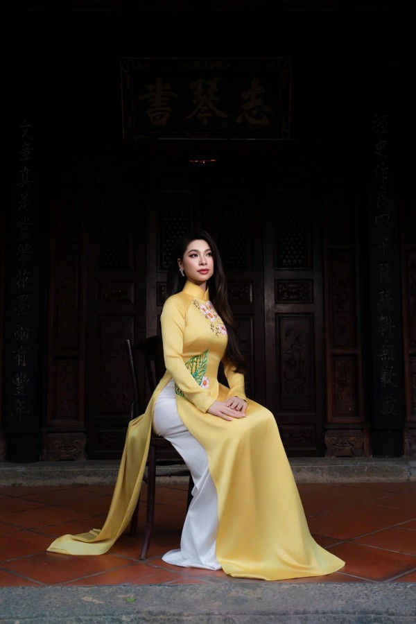 Nhan sắc con gái gen Z xinh như hoa hậu của diễn viên Lý Hương 