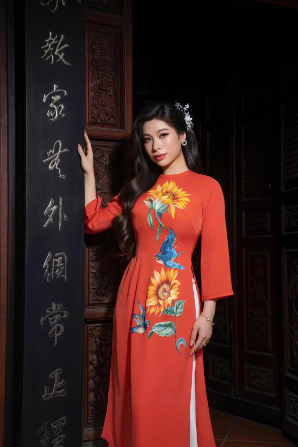 Nhan sắc con gái gen Z xinh như hoa hậu của diễn viên Lý Hương 