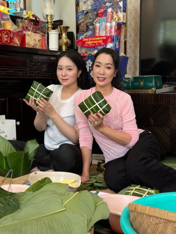 Nhan sắc con gái xinh như hoa hậu của NSND Trịnh Kim Chi 