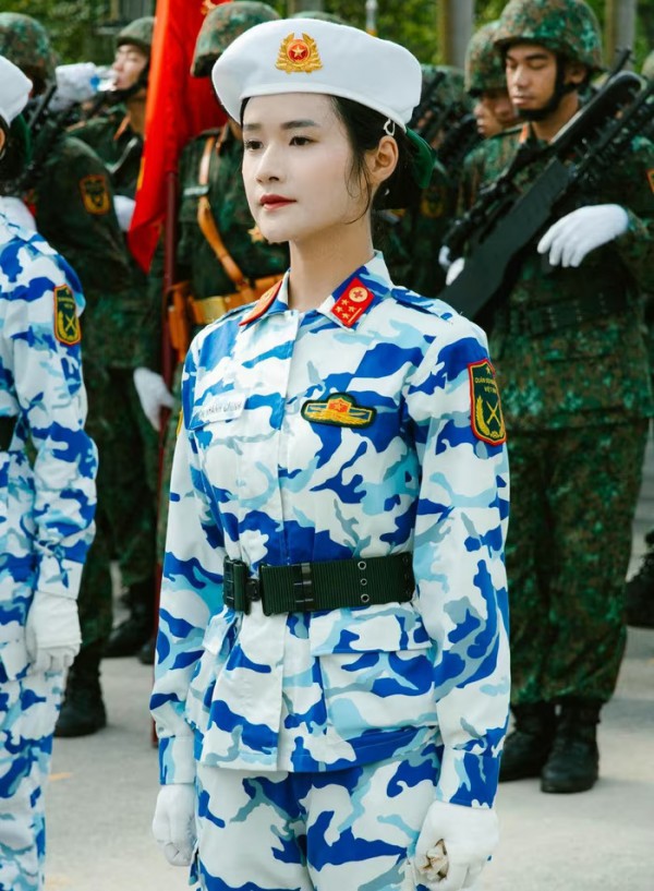 Những “bông hồng quân đội” tỏa sáng tại A80