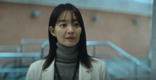 Phong cách tối giản của Shin Min Ah từ trong phim tới đời thực
