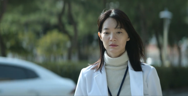 Phong cách tối giản của Shin Min Ah từ trong phim tới đời thực
