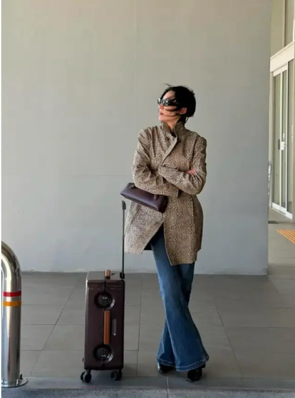 Quần jeans lên ngôi nhờ tiện lợi, hợp mốt, trẻ trung