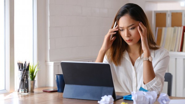 Quy trình chăm da sáng - trưa - tối cho dân văn phòng ngồi điều hòa