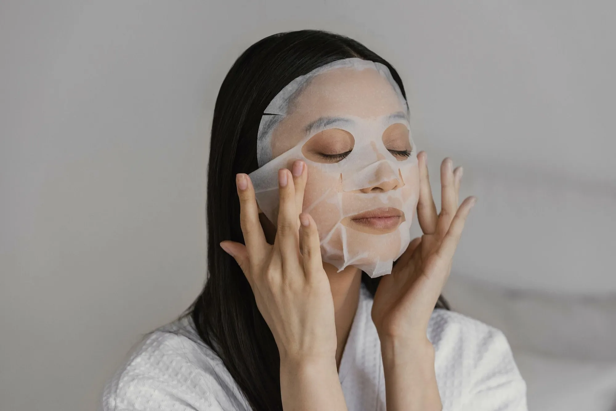Quy trình chăm da sáng - trưa - tối cho dân văn phòng ngồi điều hòa