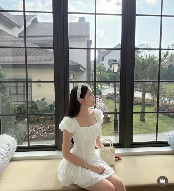 Tăng Mỹ Hàn thích hàng hiệu, chuộng váy áo gợi cảm