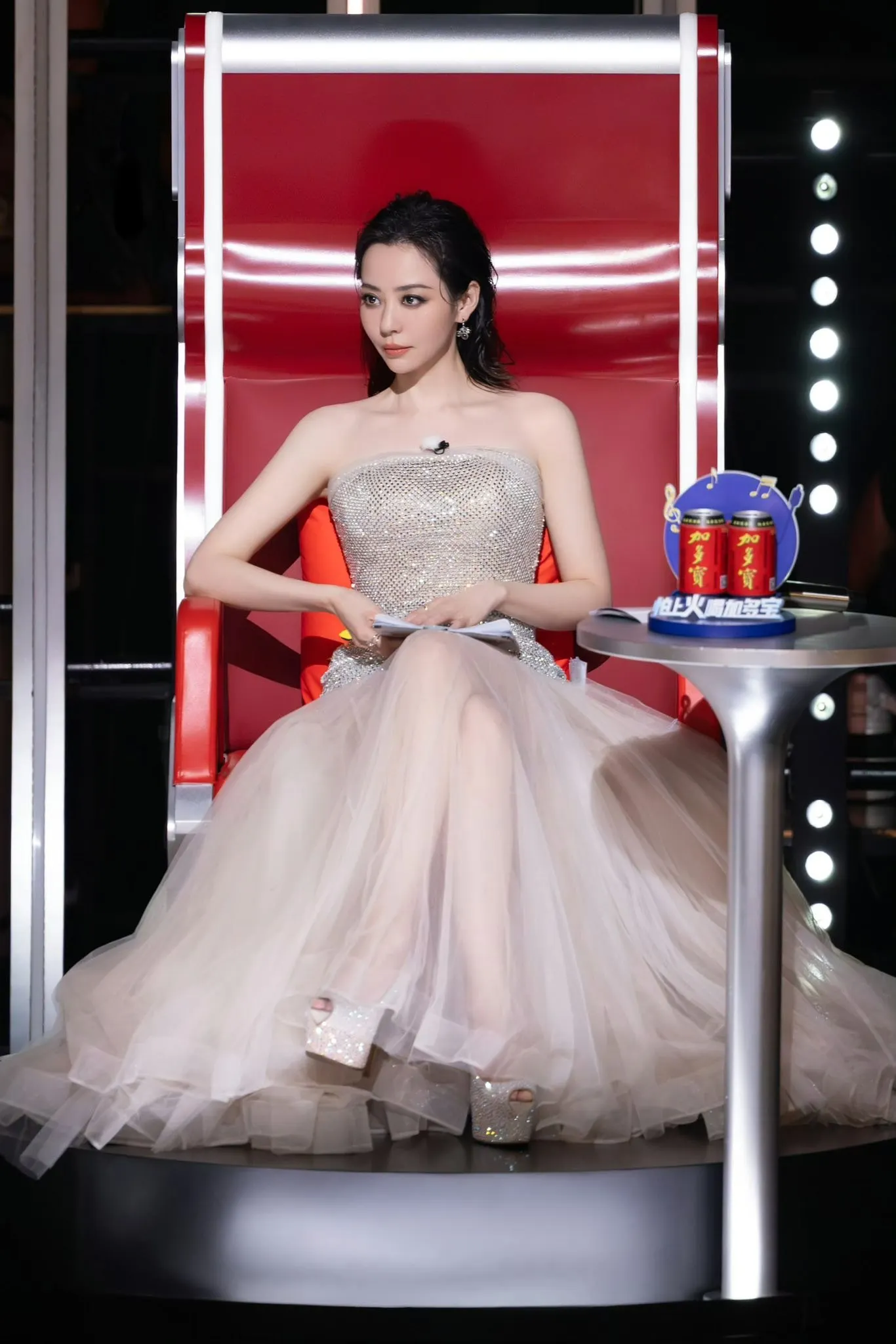 Thời trang của Trương Lương Dĩnh tại Sing!Asia 2025