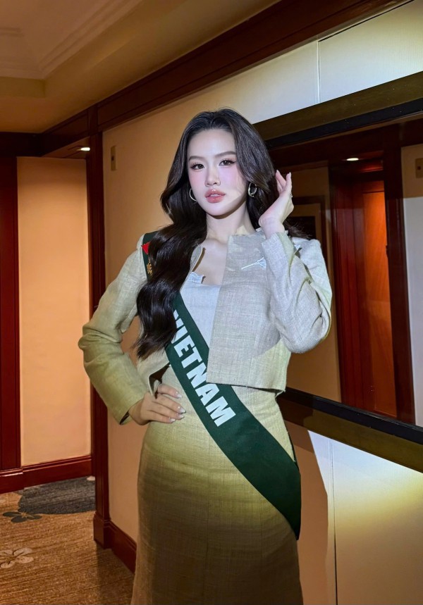 Thời trang cuốn hút của Trịnh Mỹ Anh tại Miss Earth 2025 Thời trang cuốn hút của Trịnh Mỹ Anh tại Miss Earth 2025