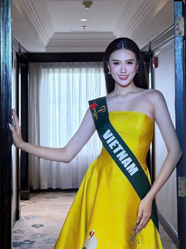 Thời trang cuốn hút của Trịnh Mỹ Anh tại Miss Earth 2025 Thời trang cuốn hút của Trịnh Mỹ Anh tại Miss Earth 2025