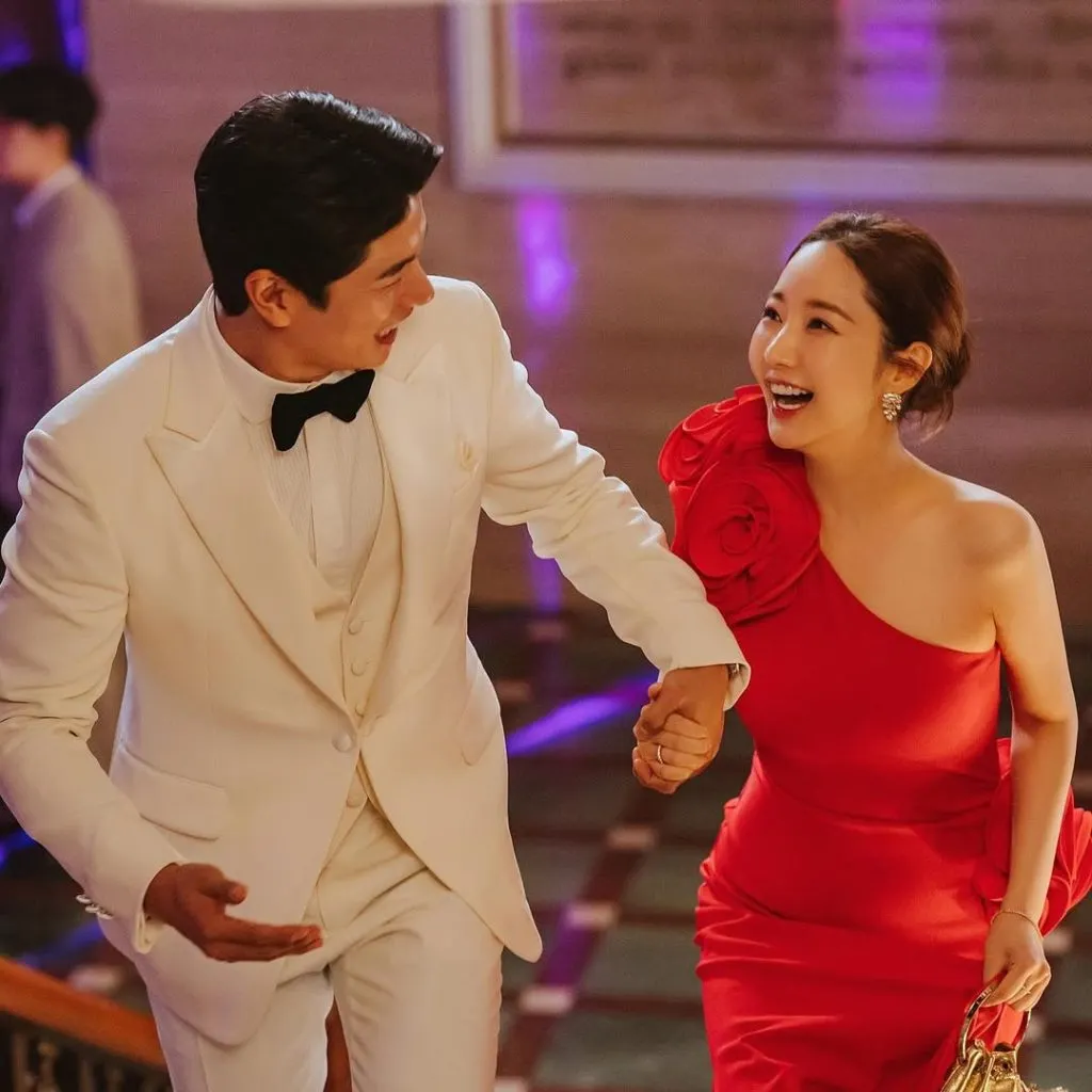 Thời trang đa phong cách của Park Min Young trong 