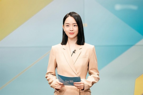 Thời trang đa phong cách của Shin Hye Sun trong “Dear Hyeri”