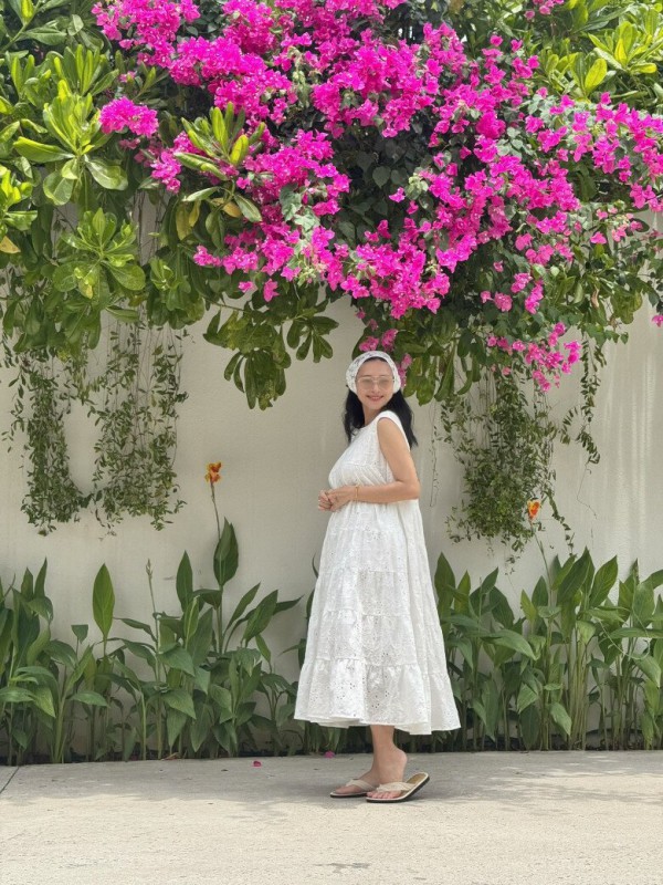 Thời trang sành điệu của 3 mỹ nhân Việt đang mang thai