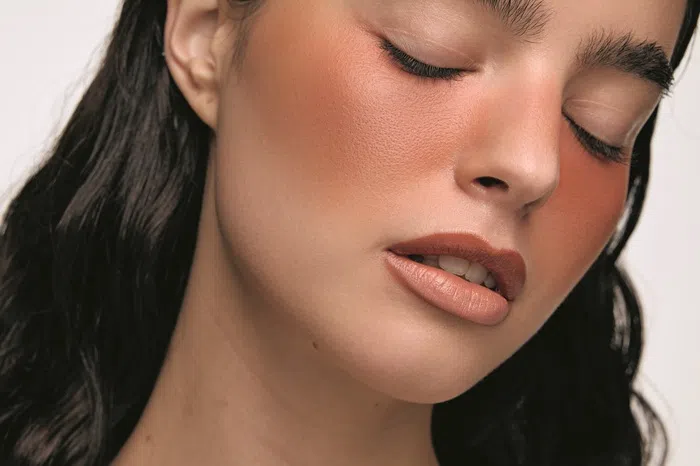 Trào lưu trang điểm ấm áp, ngọt ngào phủ sóng dịp cuối năm