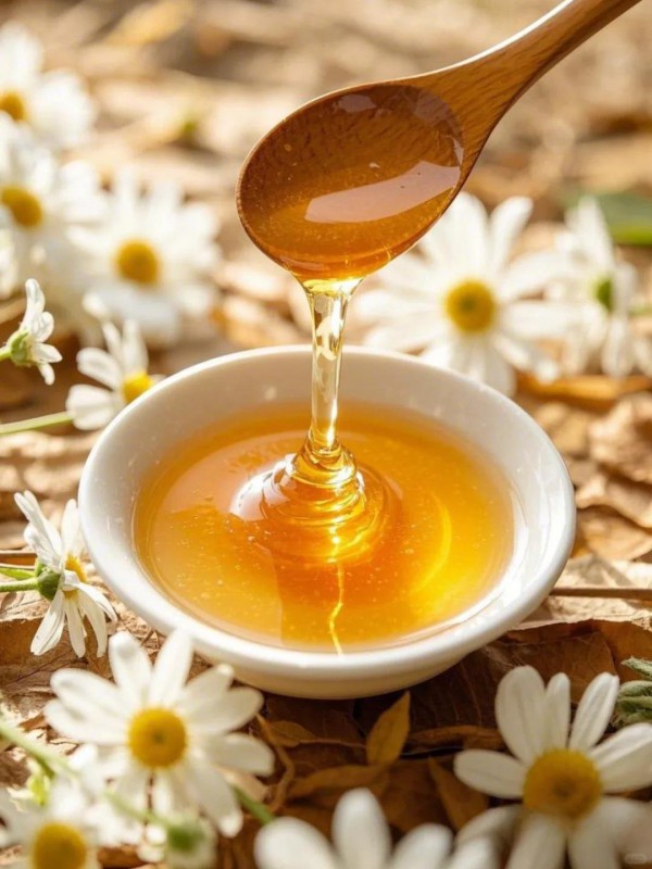 Trộn muối, mật ong vào sữa rửa mặt giúp da láng bóng