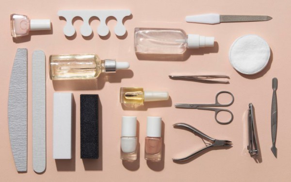 Tự sơn móng tay chuẩn phong cách Pháp