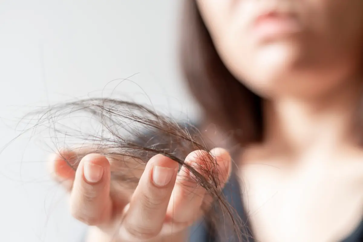 Uống matcha nhiều dễ gây rụng tóc?