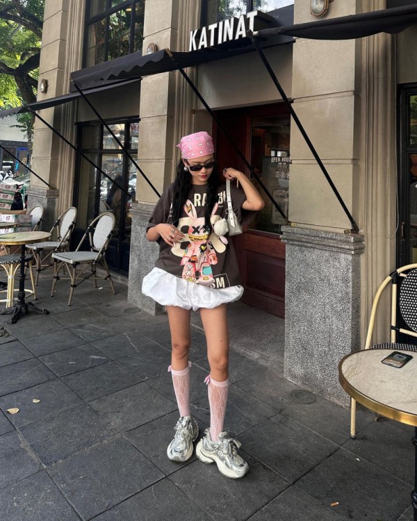 Đồ rộng thùng thình, không vừa vẫn đẹp