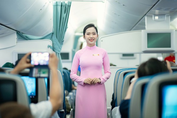 Đồng phục tiếp viên Vietnam Airlines qua các thời kỳ