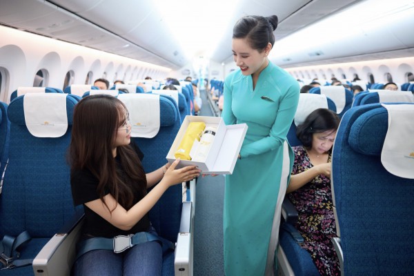 Đồng phục tiếp viên Vietnam Airlines qua các thời kỳ