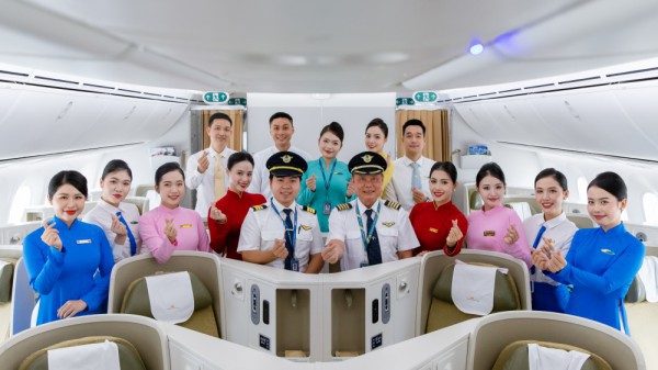 Đồng phục tiếp viên Vietnam Airlines qua các thời kỳ