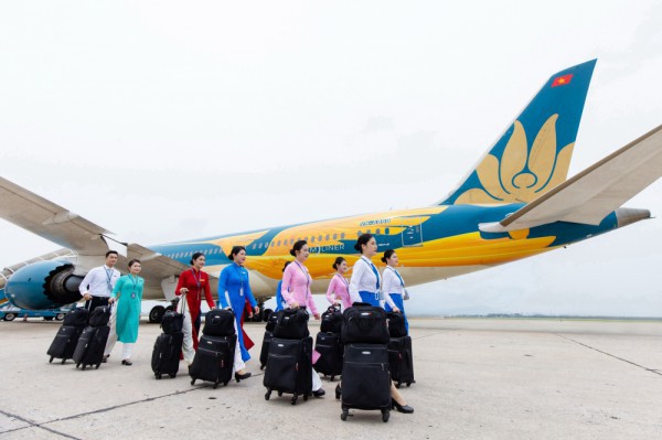Đồng phục tiếp viên Vietnam Airlines qua các thời kỳ