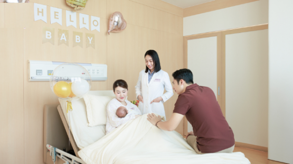 Vì sao nuôi con bằng sữa mẹ tốt cho cả mẹ và con?
