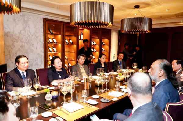 Doanh nghiệp Việt tham gia đối thoại chính sách AI toàn cầu về sức khỏe