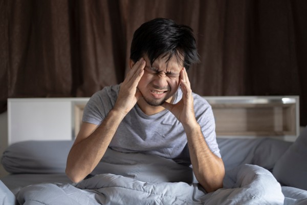 Đột quỵ trẻ hóa: Cảnh giác từ dấu hiệu đau đầu, mất ngủ