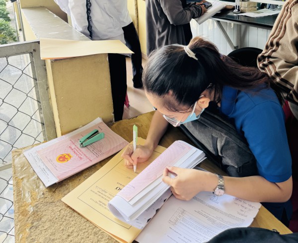 Chính phủ họp bàn về tiền sử dụng đất