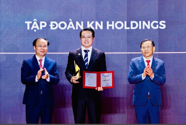 KN Holdings được vinh danh Top 10 doanh nghiệp bất động sản hàng đầu Việt Nam