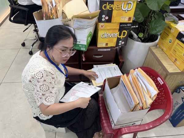 Người dân đổ xô đi làm hồ sơ nhà đất trước ngày vận hành chính quyền 2 cấp Người dân đổ xô đi làm hồ sơ nhà đất trước ngày vận hành chính quyền 2 cấp