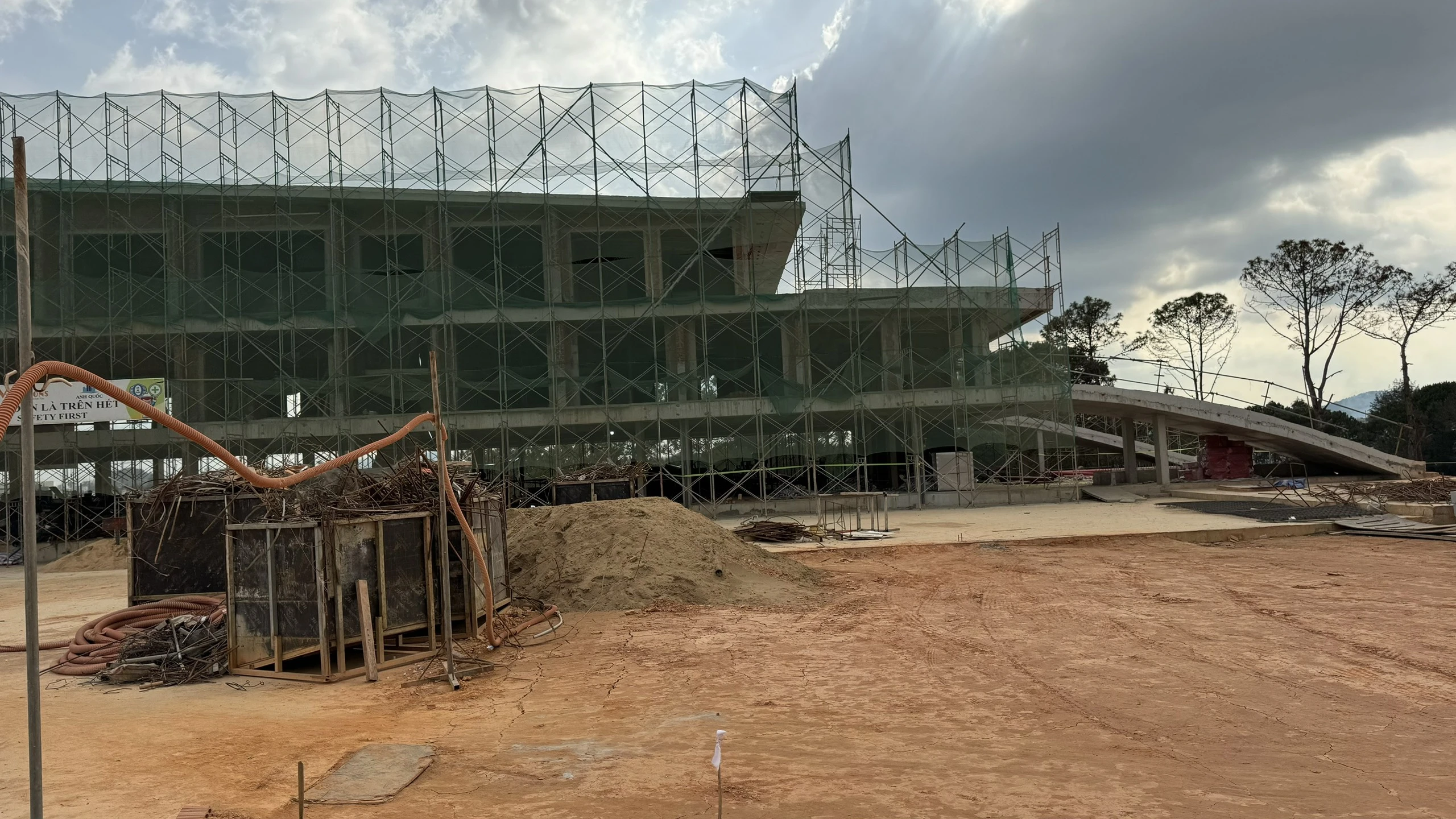 Sẽ cấp phép xây dựng tòa nhà trong Đồi Cù Đà Lạt nếu được chuyển mục đích đất Sẽ cấp phép xây dựng tòa nhà trong Đồi Cù Đà Lạt nếu được chuyển mục đích đất