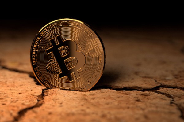 Bitcoin mất mốc 35.000 USD