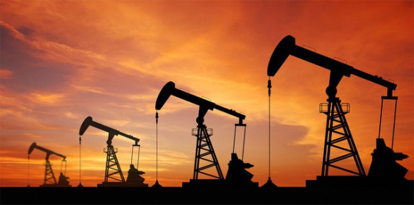"Cơn bão" giá dầu và những hệ lụy đối với nền kinh tế toàn cầu