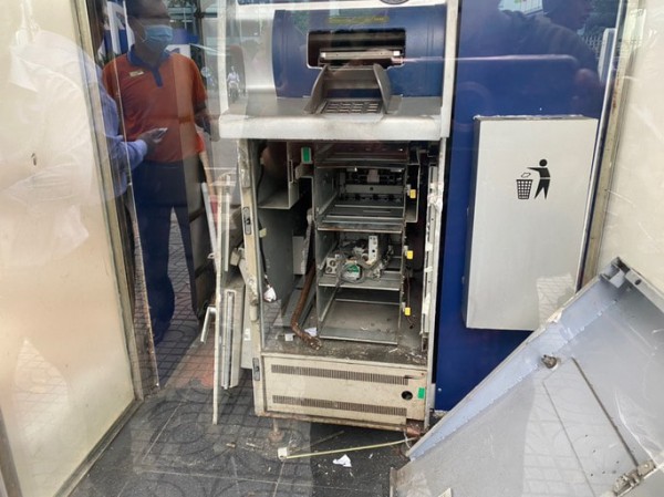 Cuối năm, cảnh giác thủ đoạn đánh cắp thông tin thẻ khi rút tiền ở máy ATM