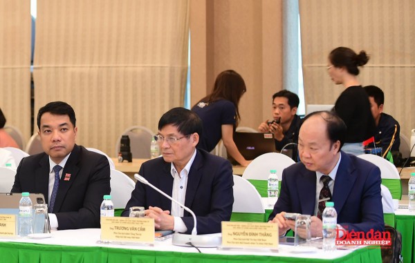 Chuyển đổi kép - động lực cho tăng trưởng kinh tế: Góc nhìn từ chính sách đến thực tiễn