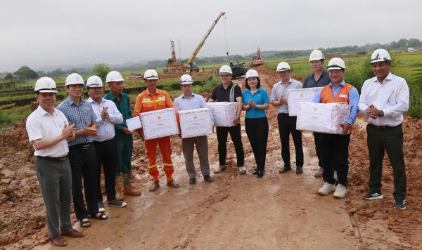 Công đoàn Điện lực Việt Nam, EVNNPT thăm hỏi, động viên người lao động tại 2 công trình trọng điểm