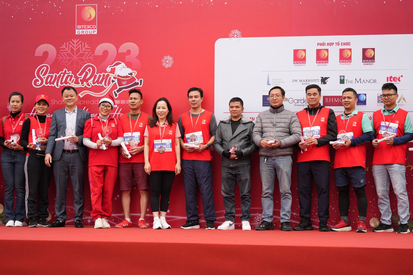 Cùng Santa Run thắp sáng hy vọng cho trẻ em khó khăn