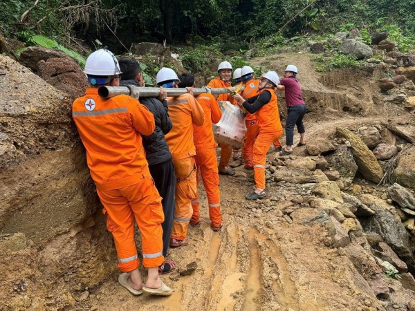 EVN hoàn thành vượt tiến độ xóa ‘vùng lõm’ điện, sóng tại 129 thôn bản