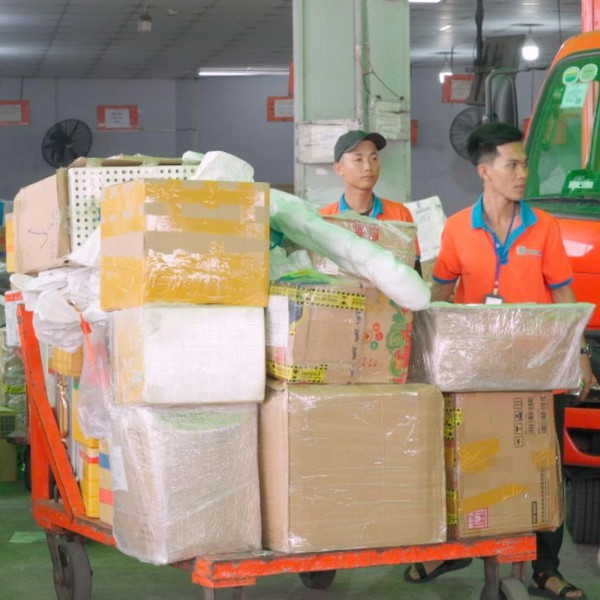 FUTA Express không tăng giá vận chuyển hàng thiết yếu giữa lúc giá xăng dầu biến động