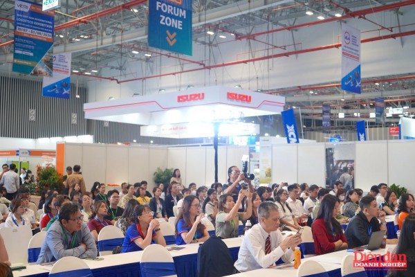 Giải pháp logistics cho doanh nghiệp xuất nhập khẩu ứng phó "cuộc chơi mới"