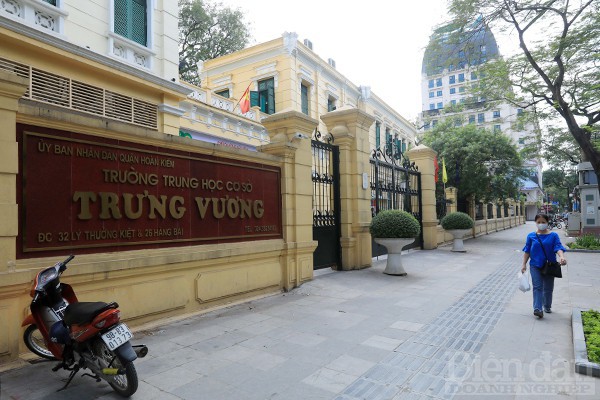 Hà Nội: Lực lượng chức năng ra quân tuyên truyền, nhắc nhở người dân phòng, chống dịch COVID-19 Hà Nội: Lực lượng chức năng ra quân tuyên truyền, nhắc nhở người dân phòng, chống dịch COVID-19