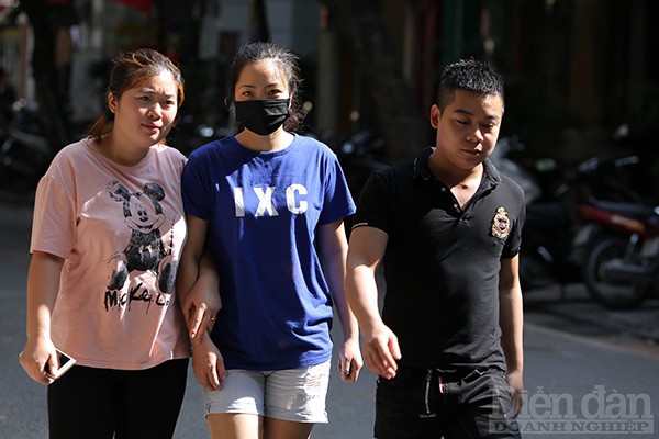 Hà Nội: Lực lượng chức năng ra quân tuyên truyền, nhắc nhở người dân phòng, chống dịch COVID-19 Hà Nội: Lực lượng chức năng ra quân tuyên truyền, nhắc nhở người dân phòng, chống dịch COVID-19