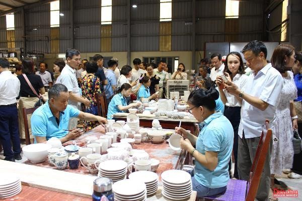 Hành trình “giữ lửa” truyền thống của Gốm Chu Đậu
