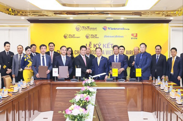 Khát vọng bầu trời và tầm nhìn của Bầu Hiển