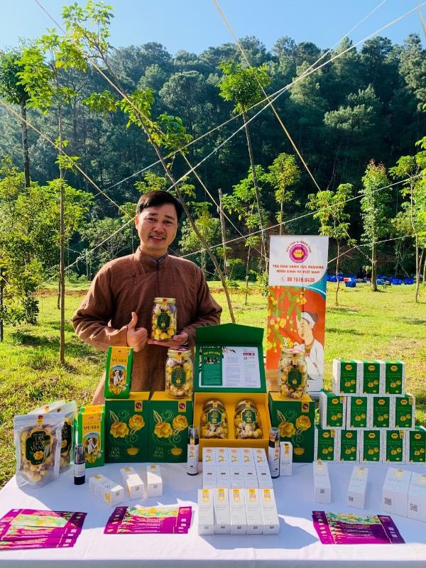 Khát vọng “đánh thức” thiên đường trà hoa vàng