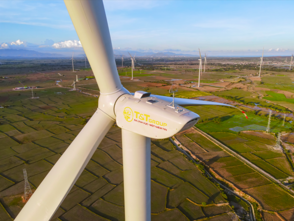 Khát vọng tạo giá trị bền vững từ năng lượng tái tạo của Bầu Hiển